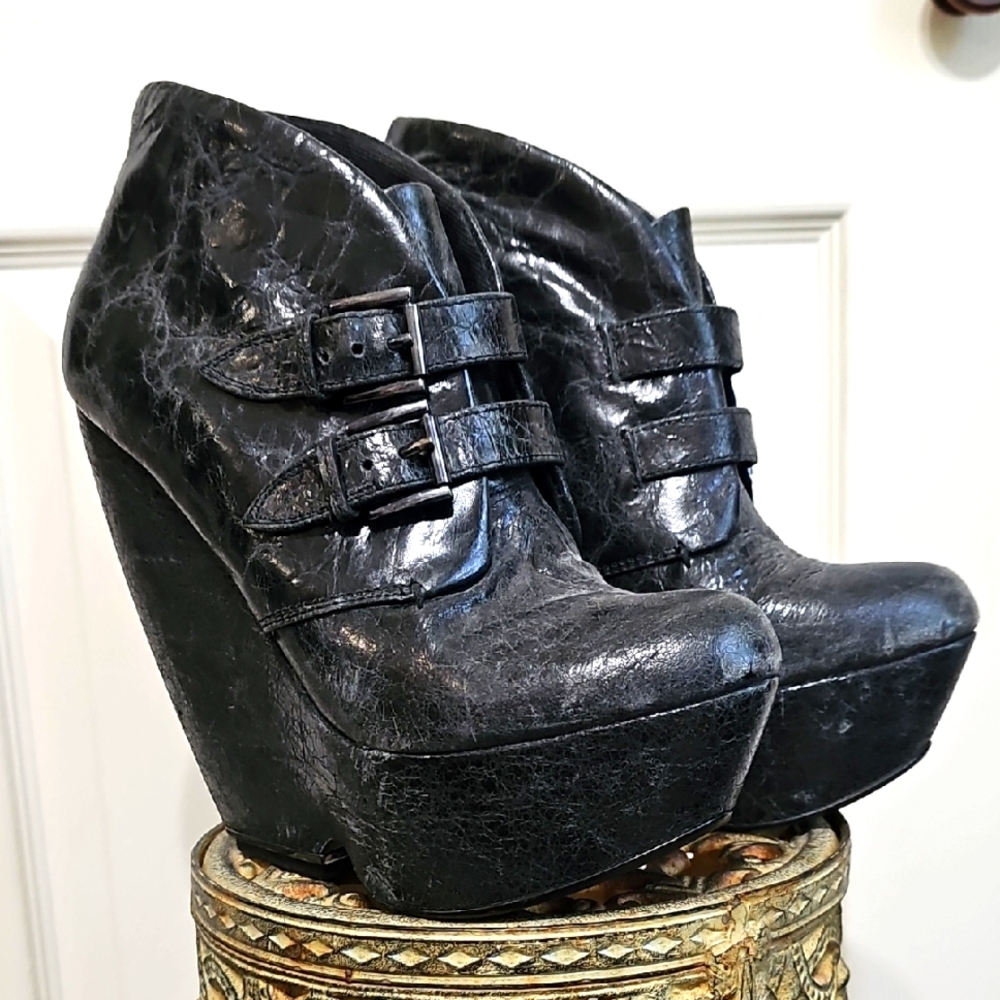 MIA limited Edition Veda Wedge Ankle Boot